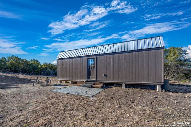 2733 Private Road 4560, Rocksprings, TX 78880