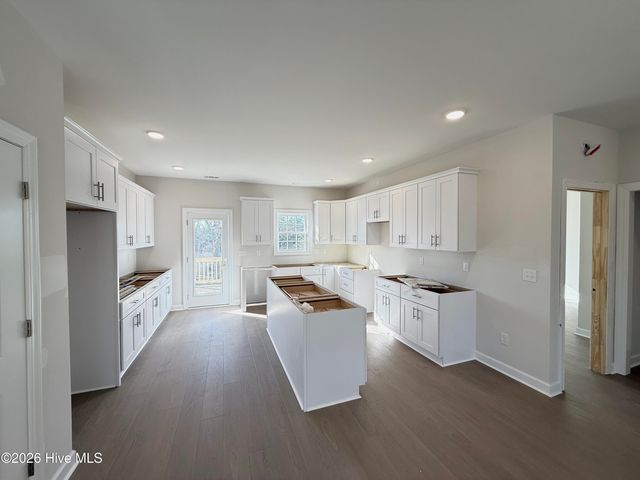 1411 Bay Street, Morehead City, NC 28557