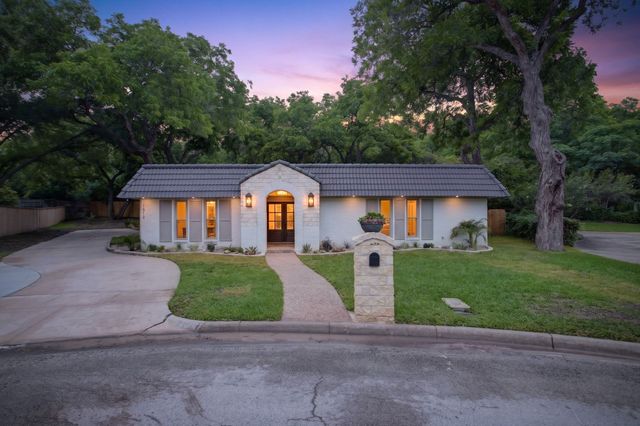 1512 Northcrest Court, Fort Worth, TX 76107