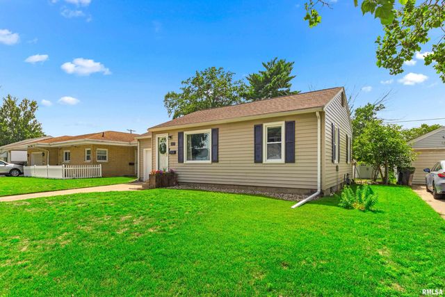 1417 N 12TH Street, Pekin, IL 61554
