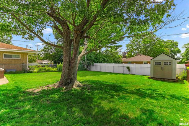 1417 N 12TH Street, Pekin, IL 61554