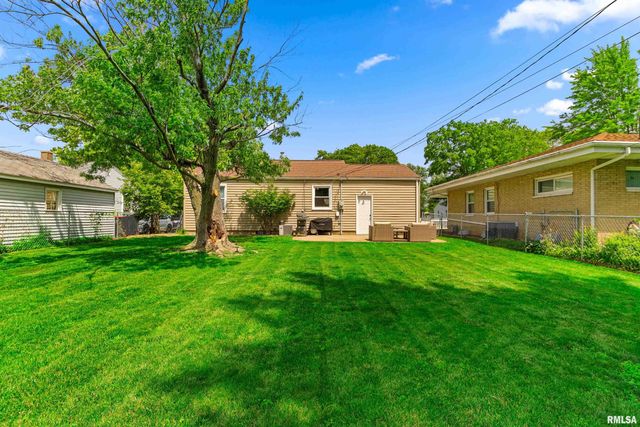1417 N 12TH Street, Pekin, IL 61554