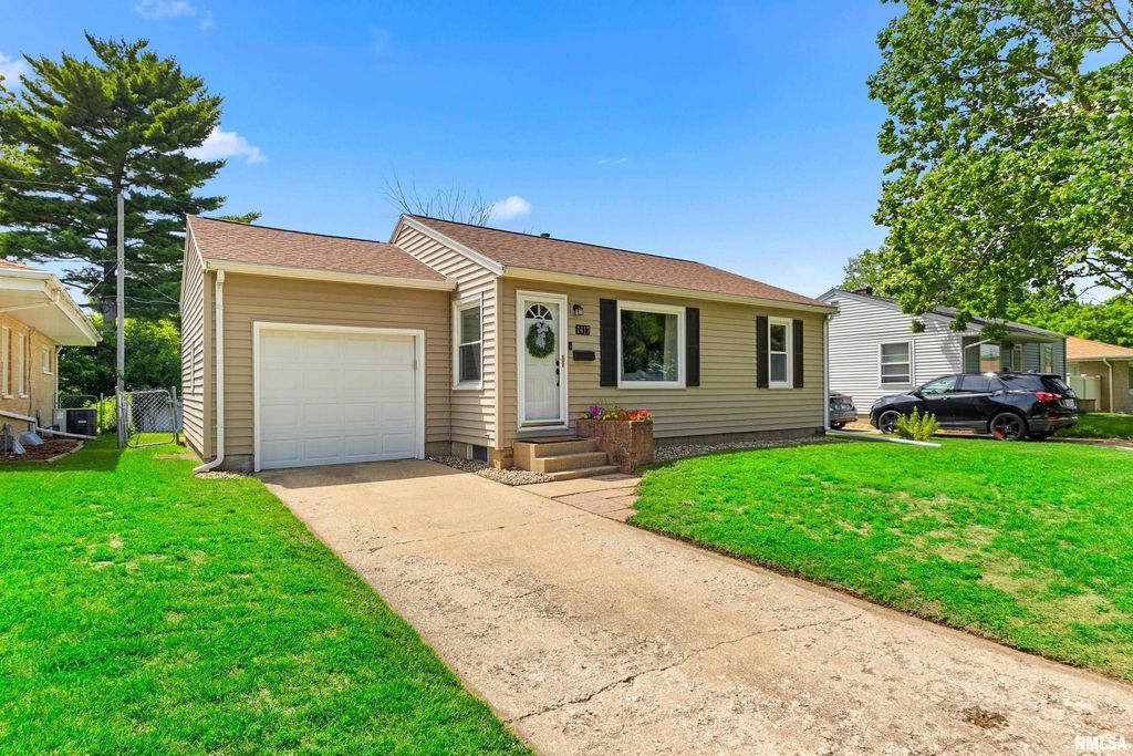 1417 N 12TH Street, Pekin, IL 61554