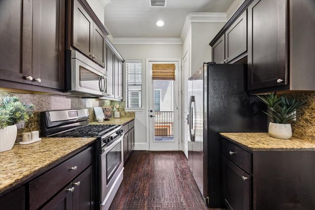 1045 W 22nd Street K, Houston, TX 77008