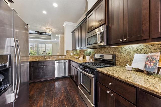 1045 W 22nd Street K, Houston, TX 77008