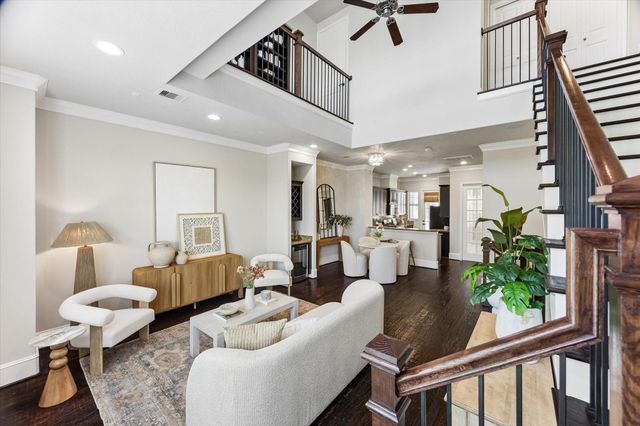1045 W 22nd Street K, Houston, TX 77008