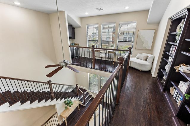 1045 W 22nd Street K, Houston, TX 77008