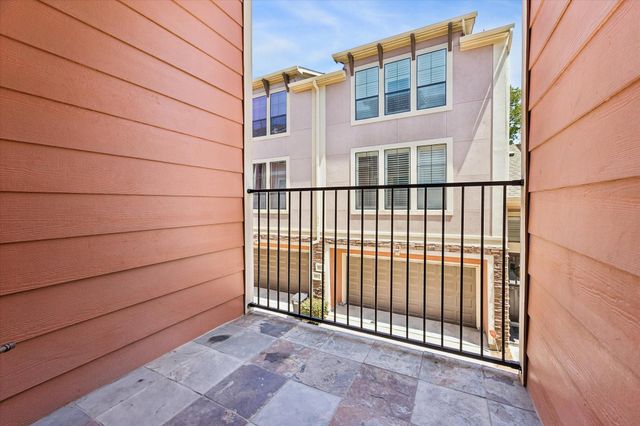 1045 W 22nd Street K, Houston, TX 77008