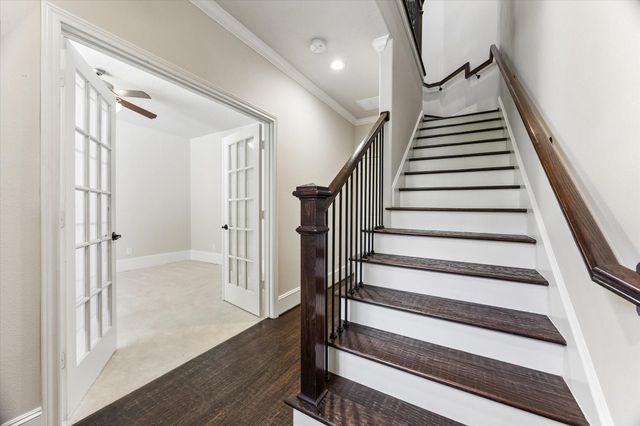 1045 W 22nd Street K, Houston, TX 77008