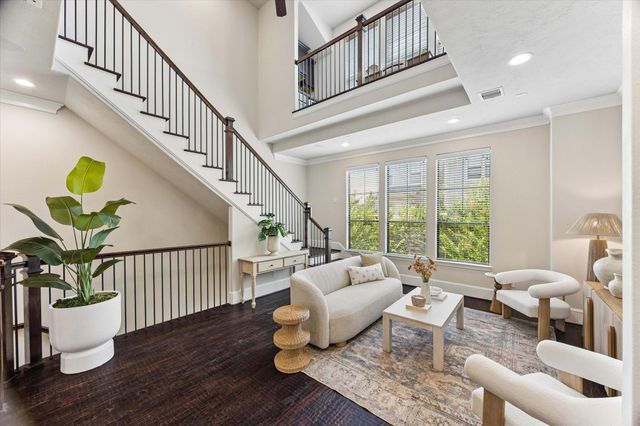 1045 W 22nd Street K, Houston, TX 77008