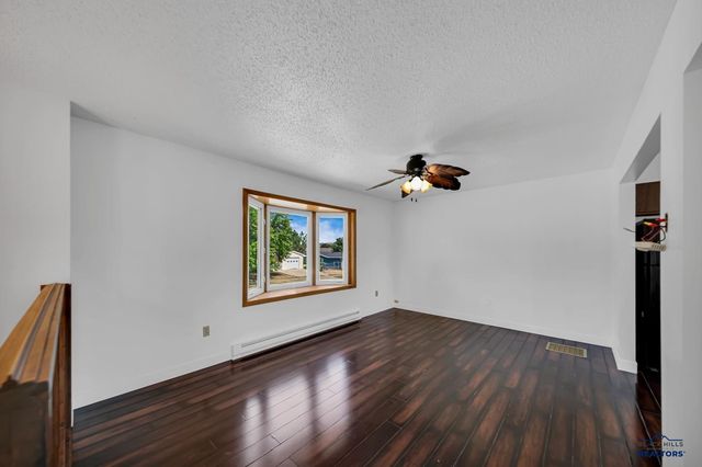 3824 CHIEF DR, Rapid City, SD 57701