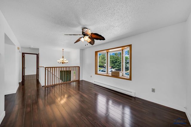 3824 CHIEF DR, Rapid City, SD 57701