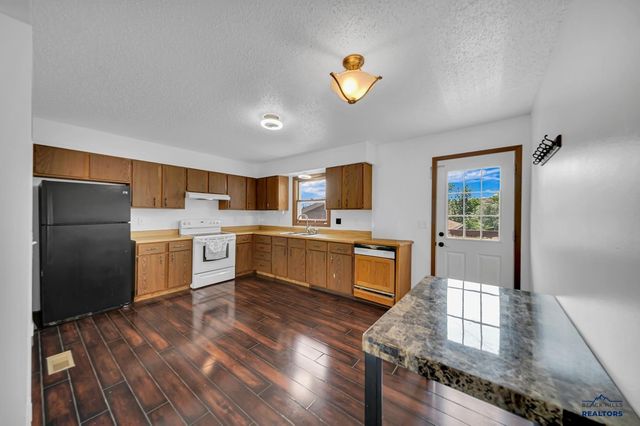 3824 CHIEF DR, Rapid City, SD 57701
