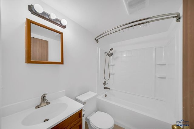 3824 CHIEF DR, Rapid City, SD 57701