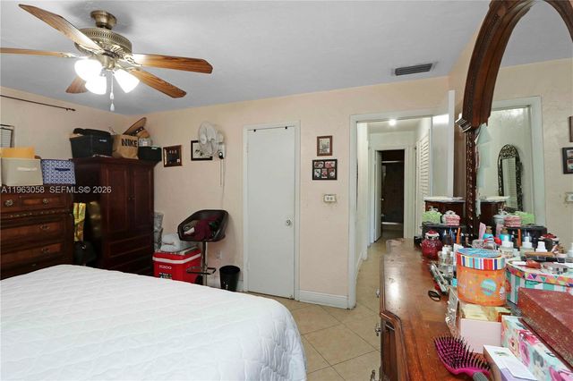 1275 W 35th St 45B, Hialeah, FL 33012