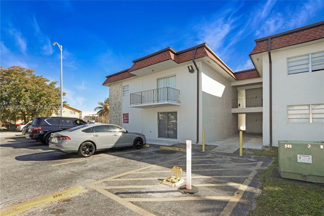 1275 W 35th St 45B, Hialeah, FL 33012
