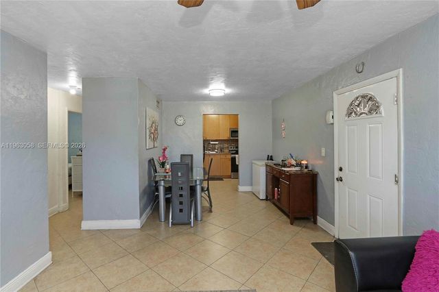 1275 W 35th St 45B, Hialeah, FL 33012