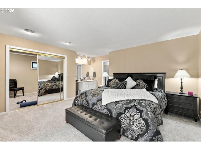2461 PARK HILL Dr, Longview, WA 98632