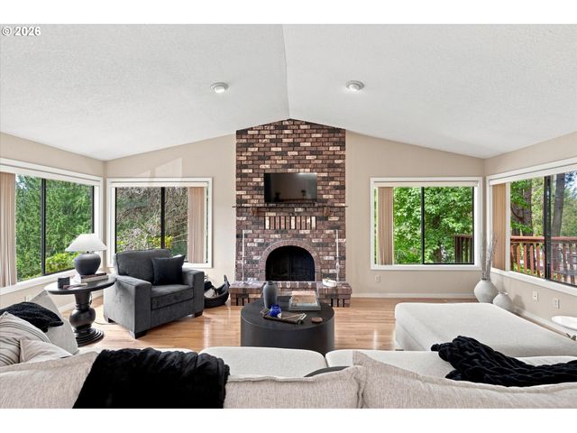 2461 PARK HILL Dr, Longview, WA 98632