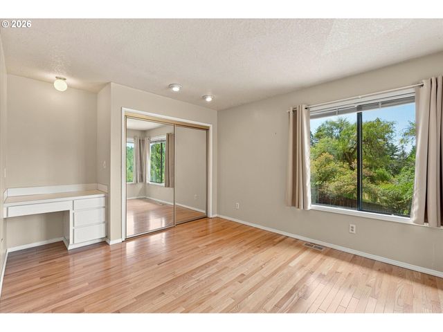 2461 PARK HILL Dr, Longview, WA 98632