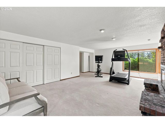 2461 PARK HILL Dr, Longview, WA 98632