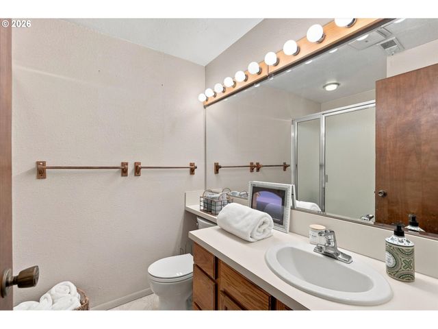 2461 PARK HILL Dr, Longview, WA 98632