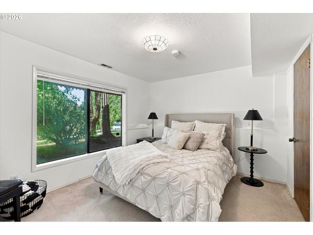 2461 PARK HILL Dr, Longview, WA 98632