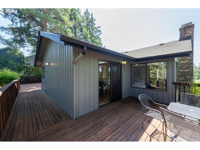2461 PARK HILL Dr, Longview, WA 98632