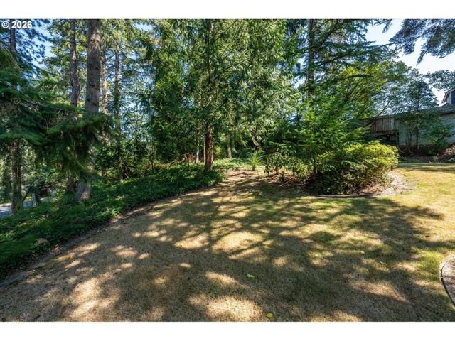 2461 PARK HILL Dr, Longview, WA 98632