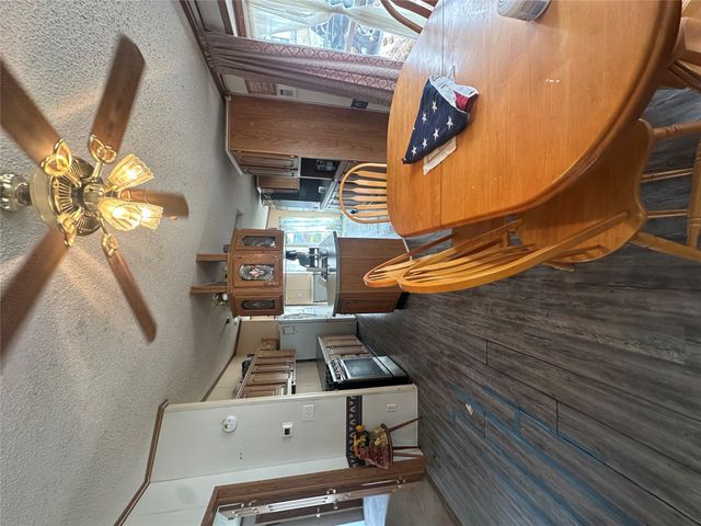 17 Pheasant Run, Pleasant Valley, NY 12569