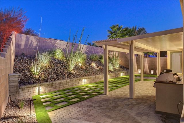 2560 Bridle Oaks Court, Henderson, NV 89044