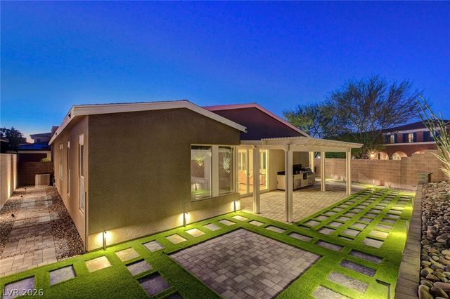 2560 Bridle Oaks Court, Henderson, NV 89044