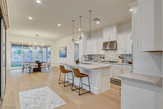 2560 Bridle Oaks Court, Henderson, NV 89044