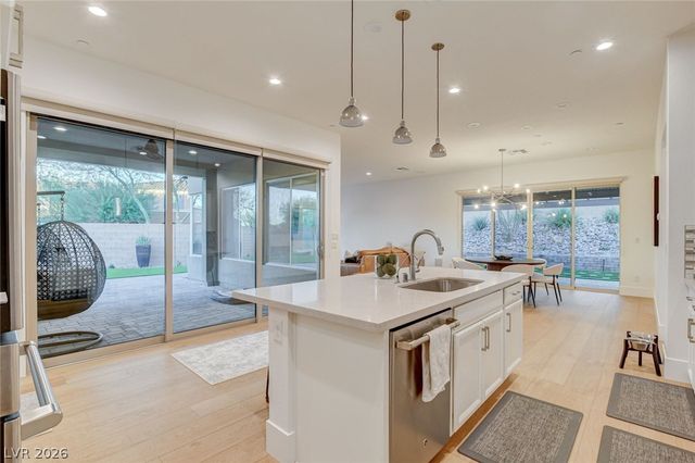 2560 Bridle Oaks Court, Henderson, NV 89044