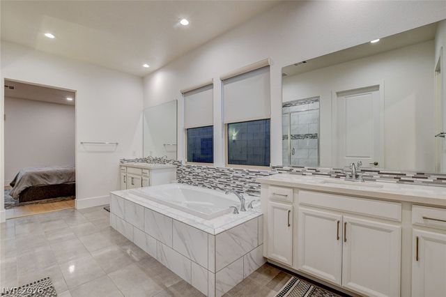 2560 Bridle Oaks Court, Henderson, NV 89044