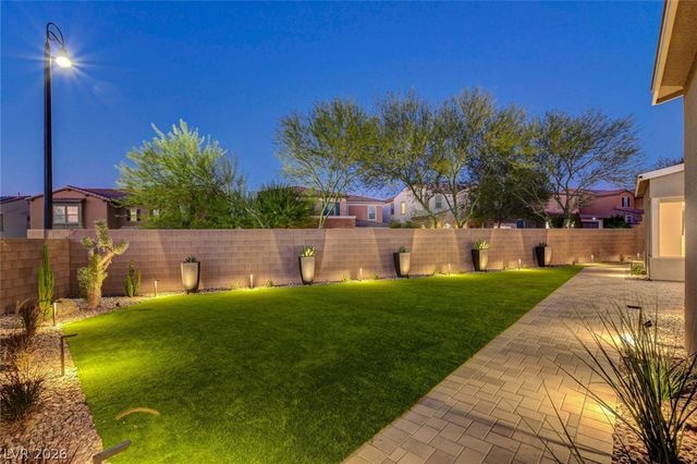 2560 Bridle Oaks Court, Henderson, NV 89044