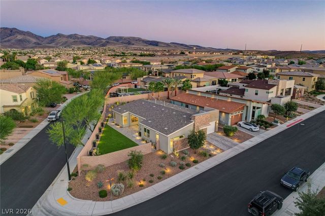 2560 Bridle Oaks Court, Henderson, NV 89044