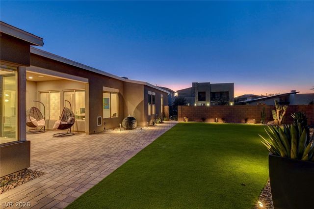 2560 Bridle Oaks Court, Henderson, NV 89044