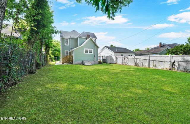 2417 Parkview Ave Ave, Knoxville, TN 37917