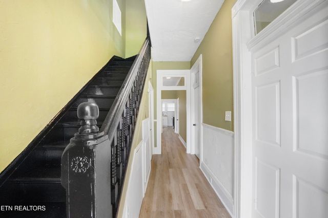 2417 Parkview Ave Ave, Knoxville, TN 37917