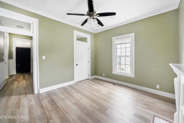 2417 Parkview Ave Ave, Knoxville, TN 37917