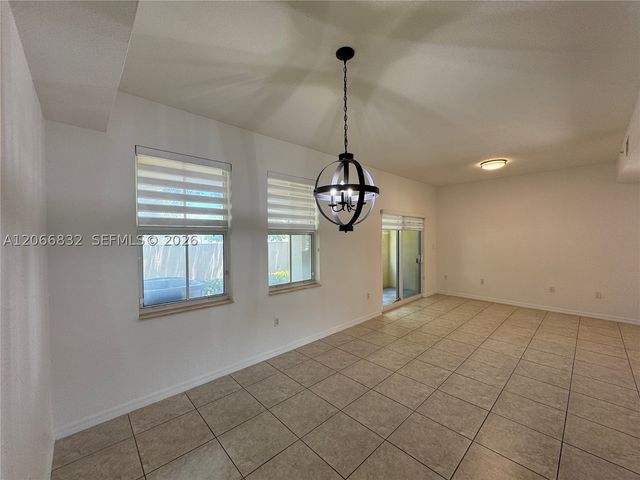 10885 NW 89th Ter 113, Doral, FL 33178