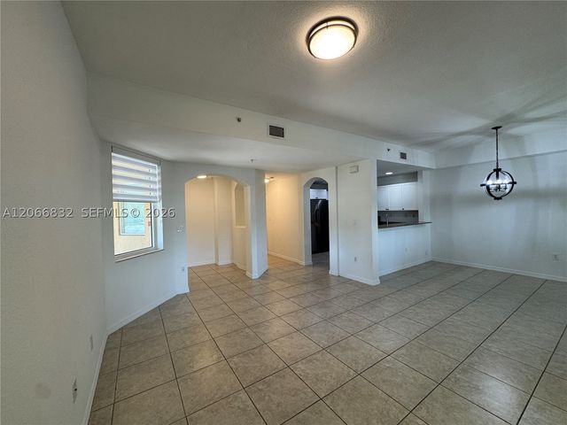 10885 NW 89th Ter 113, Doral, FL 33178