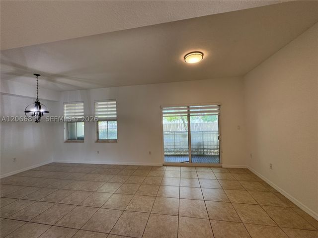 10885 NW 89th Ter 113, Doral, FL 33178
