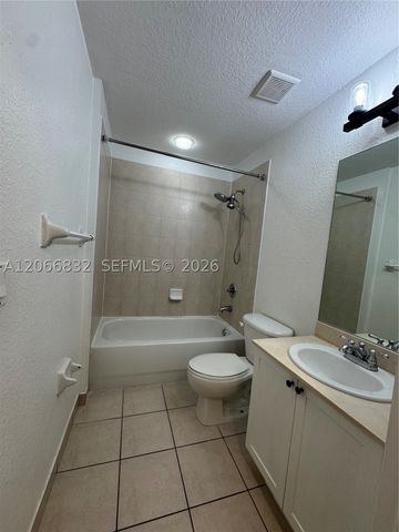 10885 NW 89th Ter 113, Doral, FL 33178