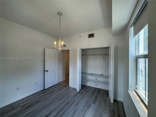 10885 NW 89th Ter 113, Doral, FL 33178