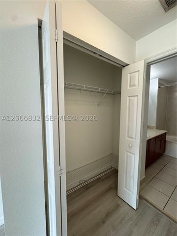 10885 NW 89th Ter 113, Doral, FL 33178