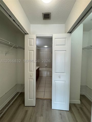 10885 NW 89th Ter 113, Doral, FL 33178
