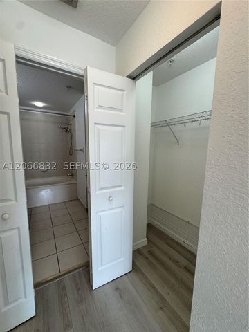 10885 NW 89th Ter 113, Doral, FL 33178