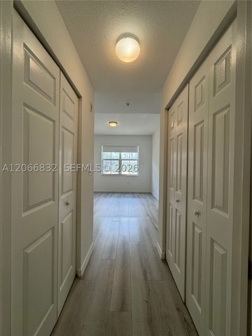 10885 NW 89th Ter 113, Doral, FL 33178